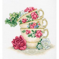 М622 Набор для вышивания РТО "Чашка чая с лепестками роз"